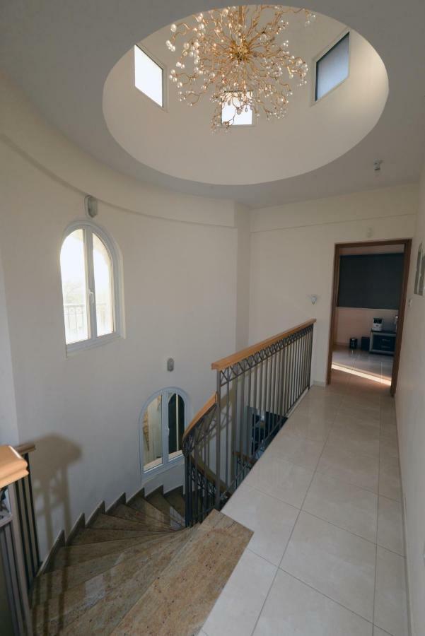 Karythia Villa Pyla Exterior photo