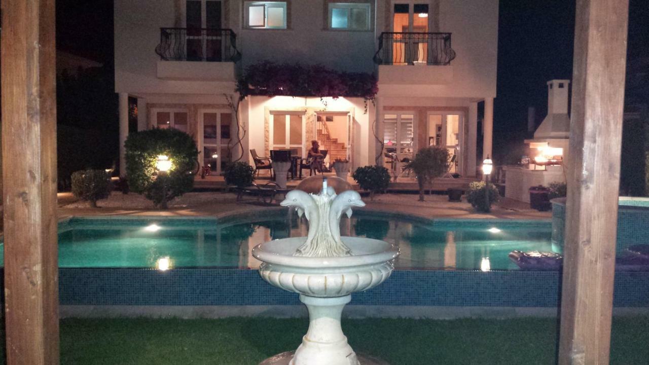 Karythia Villa Pyla Exterior photo
